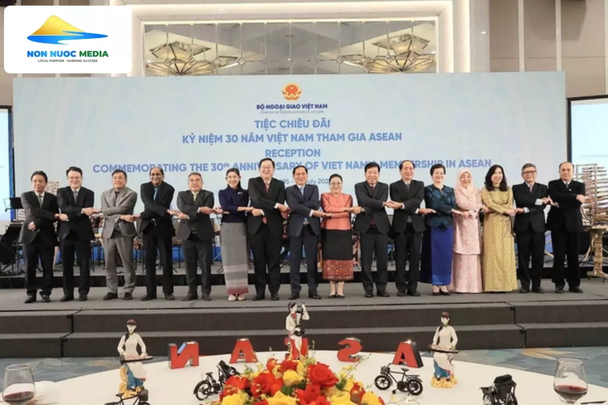 TIỆC CHIÊU ĐÃI KỶ NIỆM 30 NĂM VIỆT NAM GIA NHẬP ASEAN
